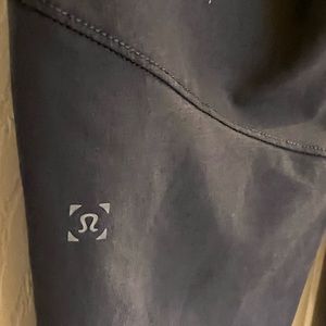 Men’s size 30 tall lululemon joggers. Grey in color and very sporty.